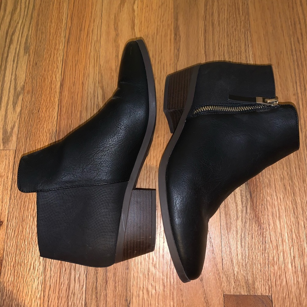 Call it Spring vegan booties size 10 black